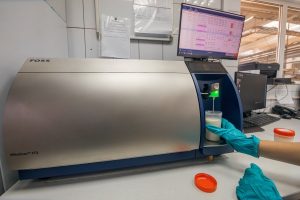Экспресс-анализ молока: как сократить время контроля качества